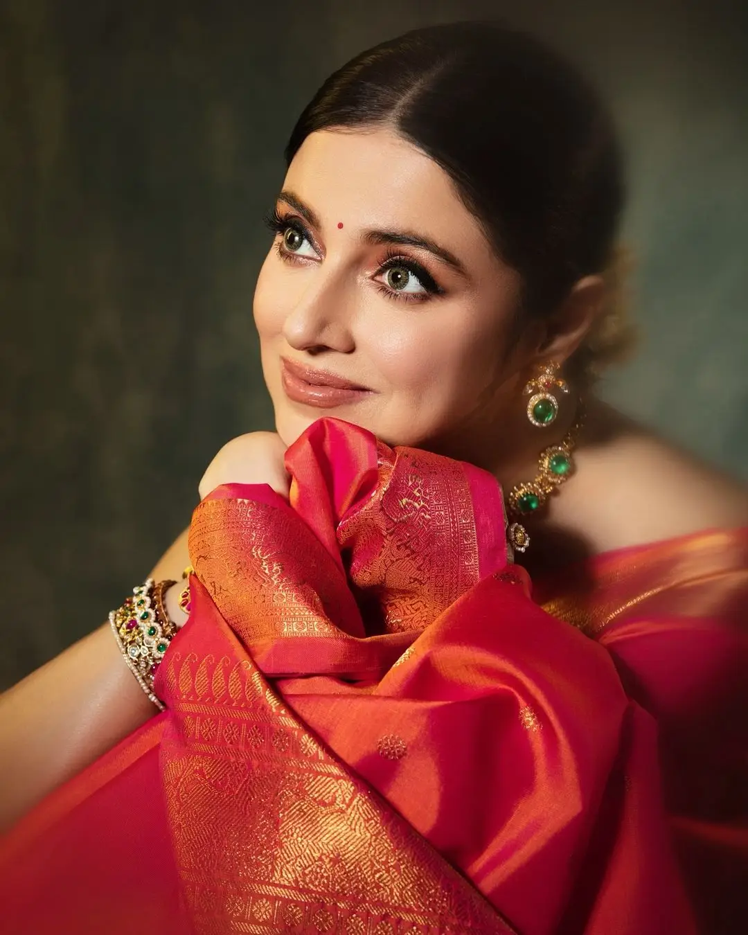 Divya Khosla Kumar Wearing Beautiful Earrings Jewellery Red Saree